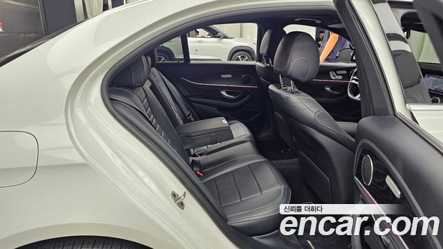 Mercedes-Benz E-Class E220d 4MATIC AMG Line