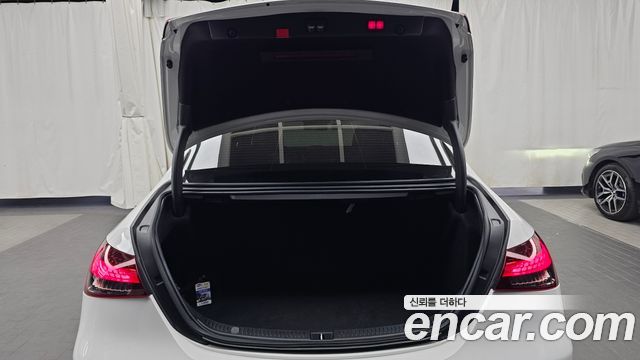 Mercedes-Benz E-Class E220d 4MATIC AMG Line