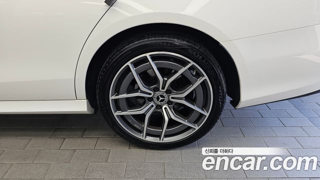 Mercedes-Benz E-Class E220d 4MATIC AMG Line