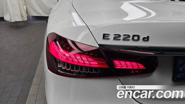 Mercedes-Benz E-Class E220d 4MATIC AMG Line