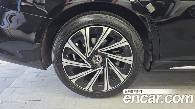Mercedes-Benz E-Class E300 4MATIC Exclusive