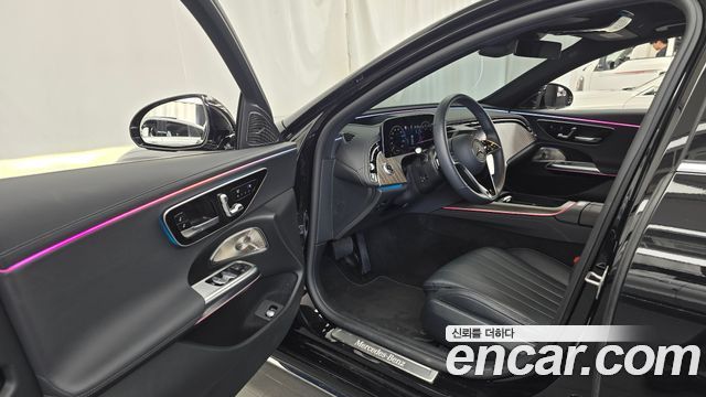 Mercedes-Benz E-Class E300 4MATIC Exclusive
