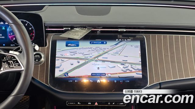 Mercedes-Benz E-Class E300 4MATIC Exclusive