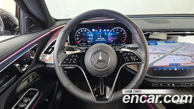Mercedes-Benz E-Class E300 4MATIC Exclusive