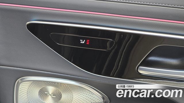 Mercedes-Benz E-Class E300 4MATIC Exclusive