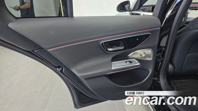 Mercedes-Benz E-Class E300 4MATIC Exclusive