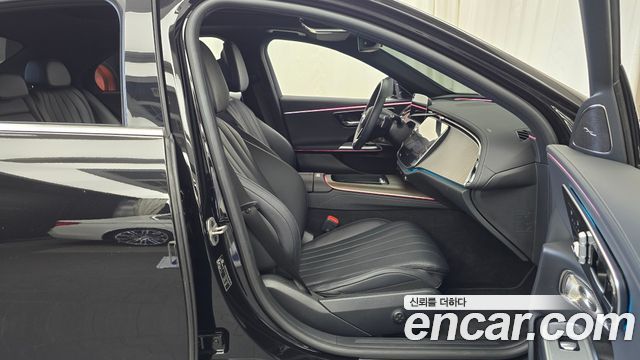 Mercedes-Benz E-Class E300 4MATIC Exclusive
