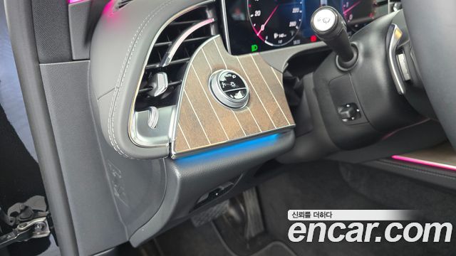 Mercedes-Benz E-Class E300 4MATIC Exclusive