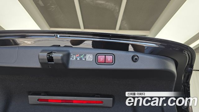 Mercedes-Benz E-Class E300 4MATIC Exclusive