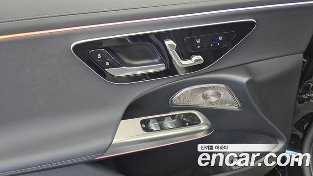 Mercedes-Benz E-Class E300 4MATIC Exclusive