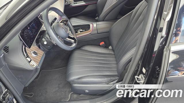 Mercedes-Benz E-Class E300 4MATIC Exclusive