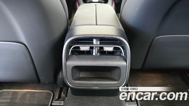 Mercedes-Benz E-Class E300 4MATIC Exclusive