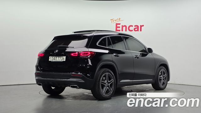 Mercedes-Benz GLA-Class GLA250 4MATIC