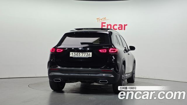 Mercedes-Benz GLA-Class GLA250 4MATIC