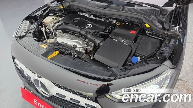 Mercedes-Benz GLA-Class GLA250 4MATIC