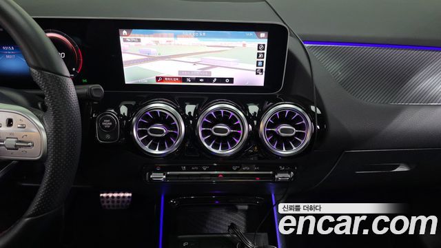 Mercedes-Benz GLA-Class GLA250 4MATIC
