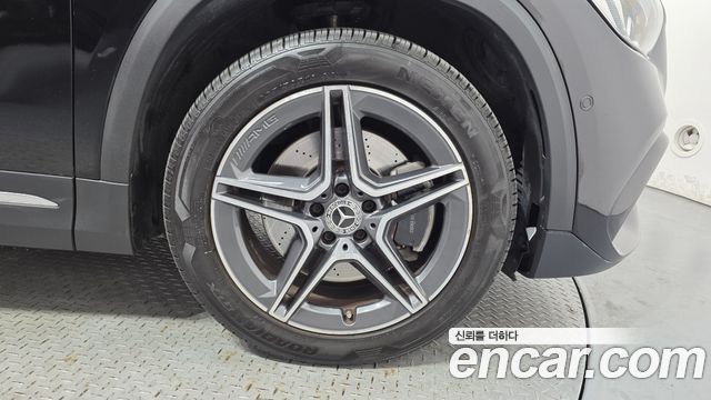 Mercedes-Benz GLA-Class GLA250 4MATIC