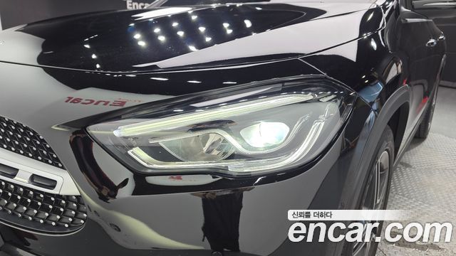 Mercedes-Benz GLA-Class GLA250 4MATIC