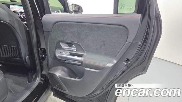 Mercedes-Benz GLA-Class GLA250 4MATIC