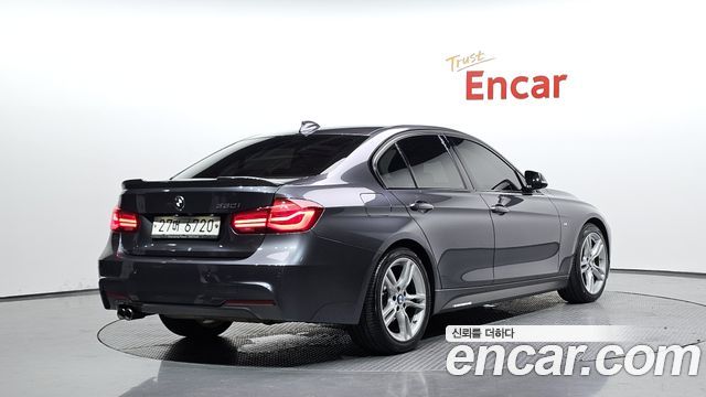 BMW 3-Series 330i M Sport Shadow