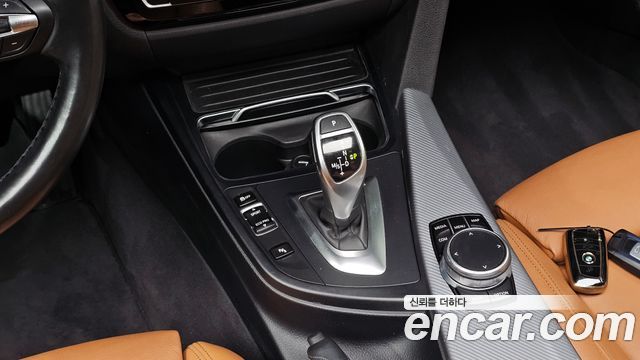 BMW 3-Series 330i M Sport Shadow