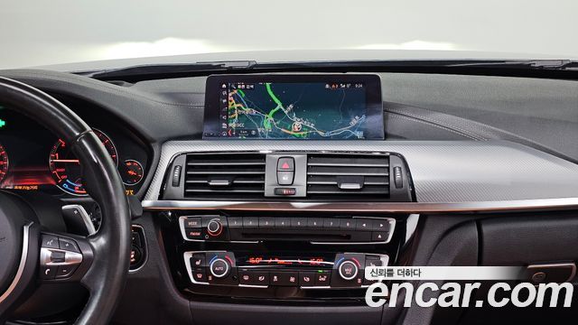 BMW 3-Series 330i M Sport Shadow