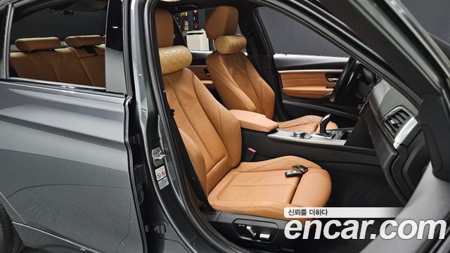 BMW 3-Series 330i M Sport Shadow