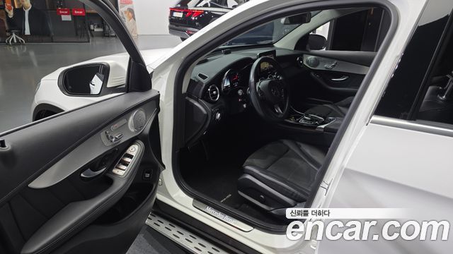 Mercedes-Benz GLC-Class GLC300 4MATIC AMG Line