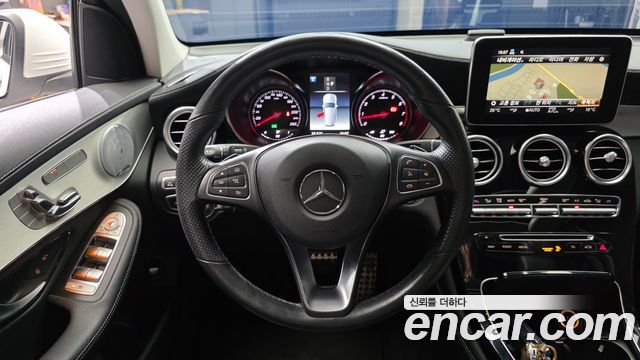 Mercedes-Benz GLC-Class GLC300 4MATIC AMG Line