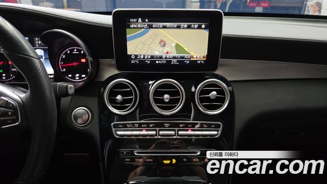 Mercedes-Benz GLC-Class GLC300 4MATIC AMG Line