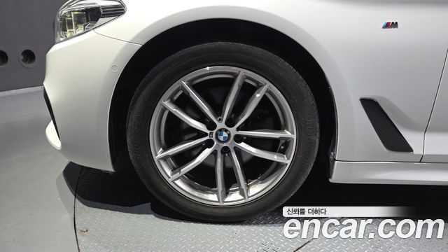 BMW 5-Series 520d xDrive M Sport Package Plus