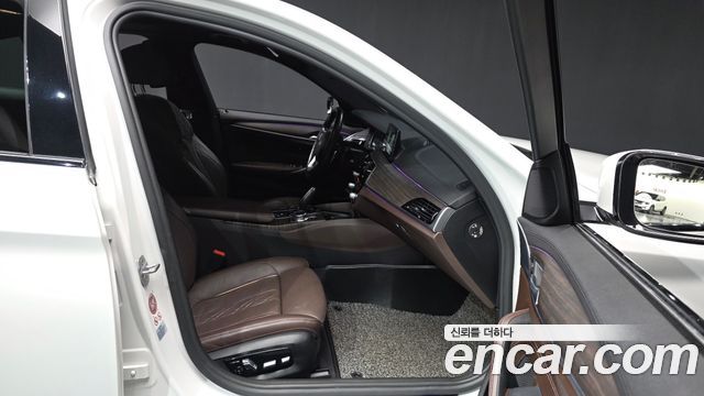 BMW 5-Series 520d xDrive M Sport Package Plus
