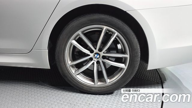 BMW 5-Series 520d xDrive M Sport Package Plus