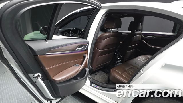 BMW 5-Series 520d xDrive M Sport Package Plus