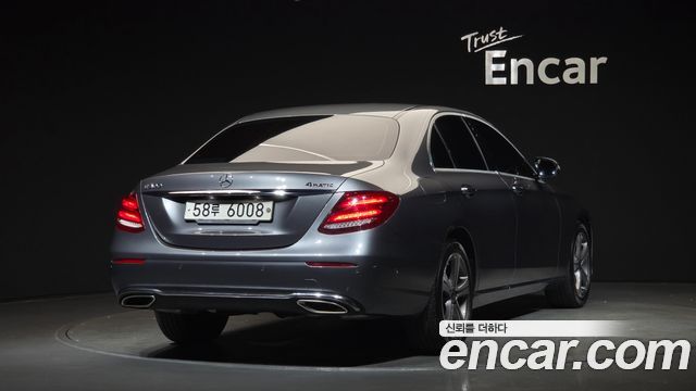 Mercedes-Benz E-Class E300 4MATIC Avnatgarde