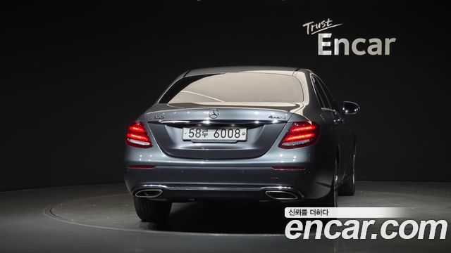 Mercedes-Benz E-Class E300 4MATIC Avnatgarde