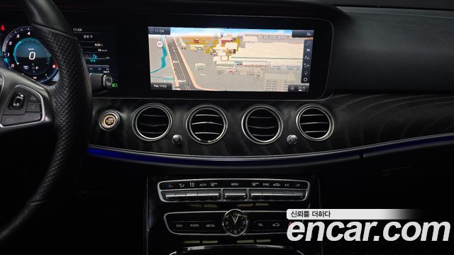 Mercedes-Benz E-Class E300 4MATIC Avnatgarde