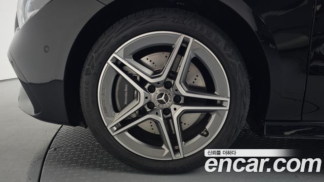 Mercedes-Benz CLA-Class CLA250 4MATIC