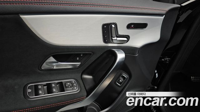 Mercedes-Benz CLA-Class CLA250 4MATIC
