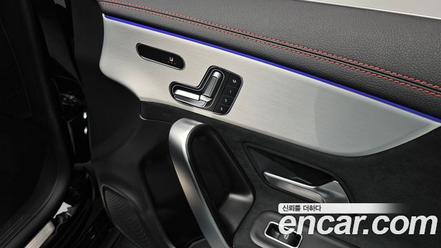Mercedes-Benz CLA-Class CLA250 4MATIC