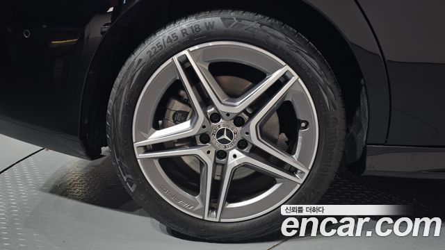 Mercedes-Benz CLA-Class CLA250 4MATIC