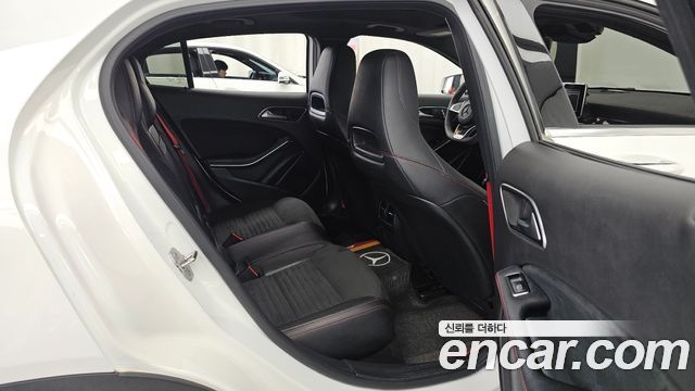 Mercedes-Benz GLA-Class GLA45 AMG 4MATIC