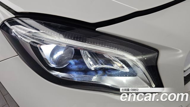 Mercedes-Benz GLA-Class GLA45 AMG 4MATIC