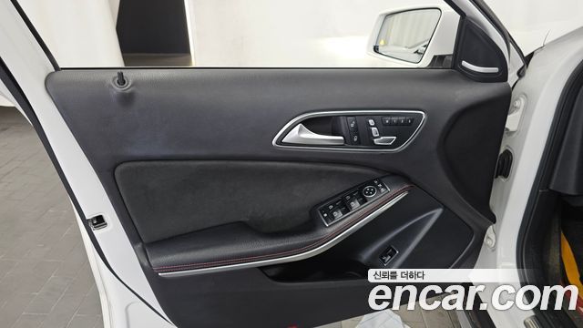 Mercedes-Benz GLA-Class GLA45 AMG 4MATIC