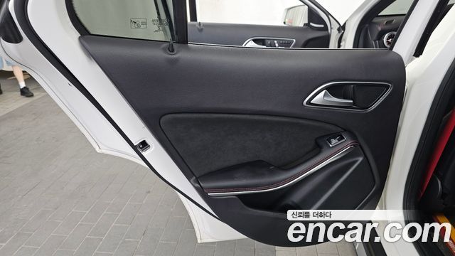 Mercedes-Benz GLA-Class GLA45 AMG 4MATIC