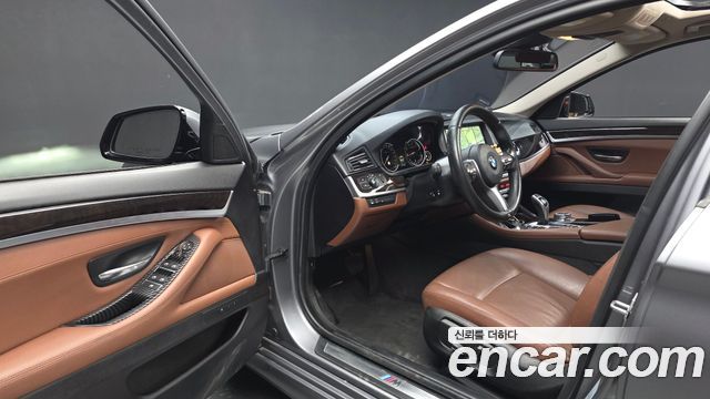 BMW 5-Series 528i Luxury Plus