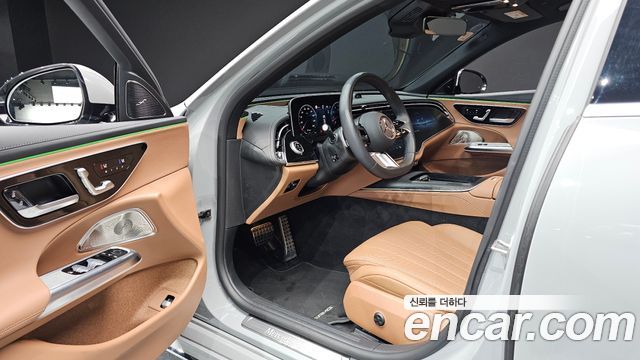 Mercedes-Benz E-Class E300 4MATIC AMG Line Premiere Special