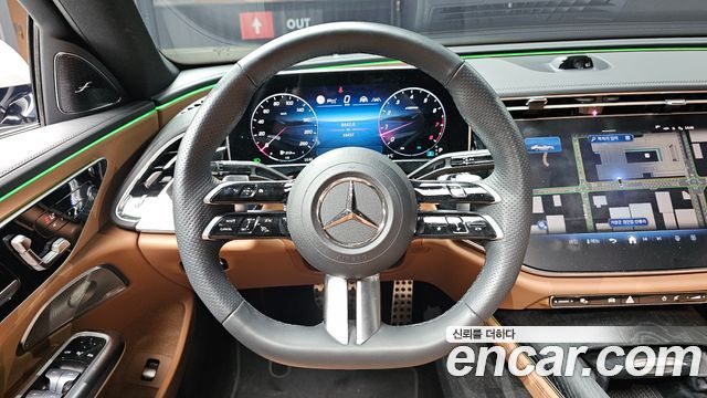Mercedes-Benz E-Class E300 4MATIC AMG Line Premiere Special
