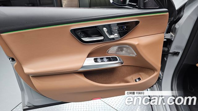 Mercedes-Benz E-Class E300 4MATIC AMG Line Premiere Special