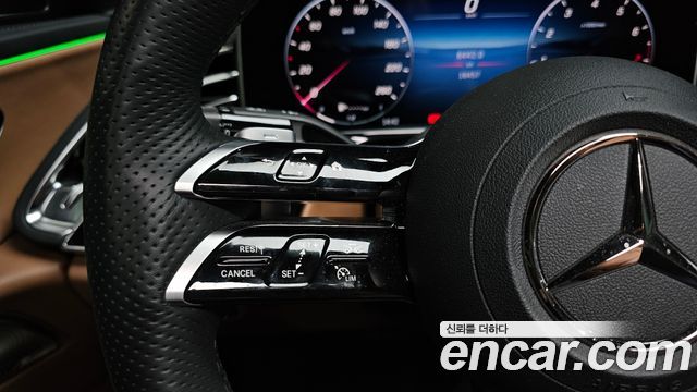 Mercedes-Benz E-Class E300 4MATIC AMG Line Premiere Special